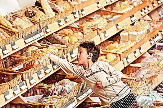杂货店,购物,男孩,买,面包,拿着,购物篮