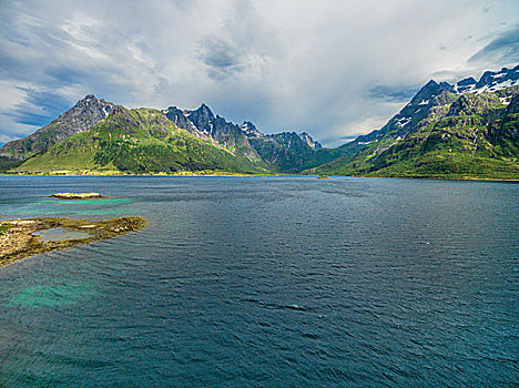 山峰,峡湾