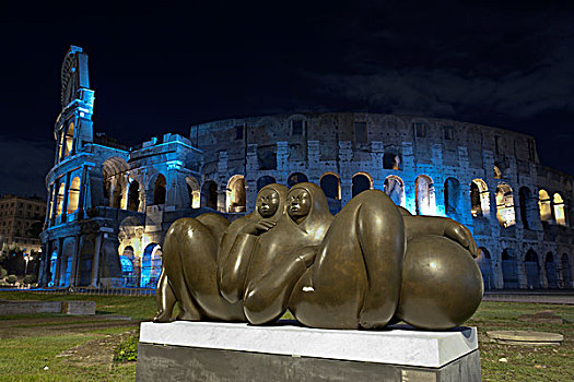 现代,青铜,雕塑,2009年,广场,罗马圆形大剧场,夜晚,局部,暂时,展示,罗马,意大利,欧洲