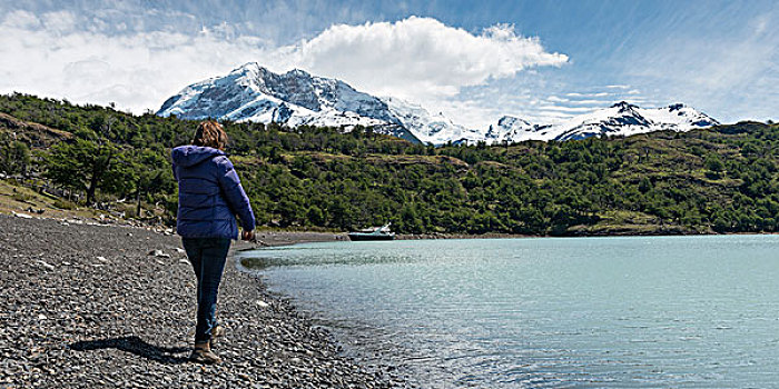 女人,站立,阿根廷湖,圣克鲁斯省,巴塔哥尼亚,阿根廷