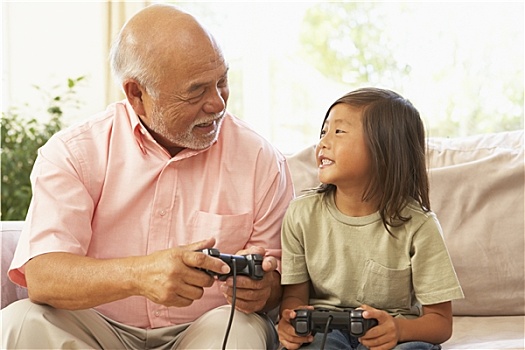 爷爷,孙女,玩,电脑游戏,在家