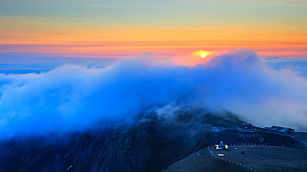 长白山日出