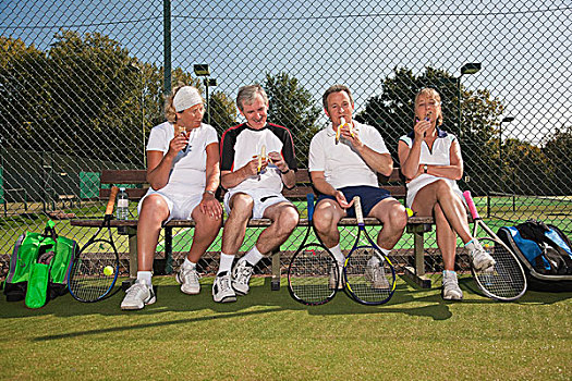 老人,成熟,吃,食物,网球场