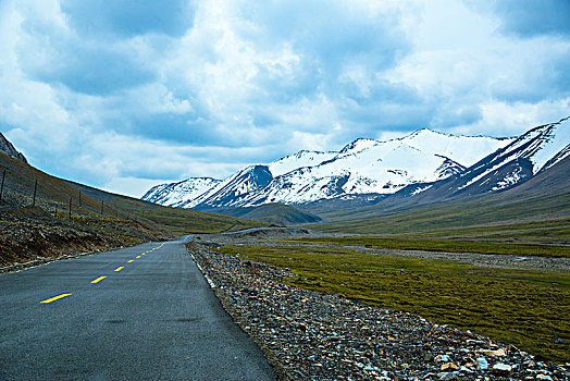 雪山草原公路