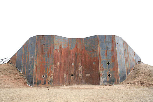 青海原子城,青海湖畔中国过去的两弹试验基地,这是用于冲击试验的钢板
