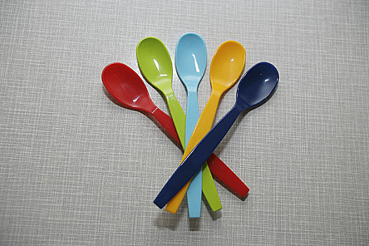 彩色,勺子,桌子
