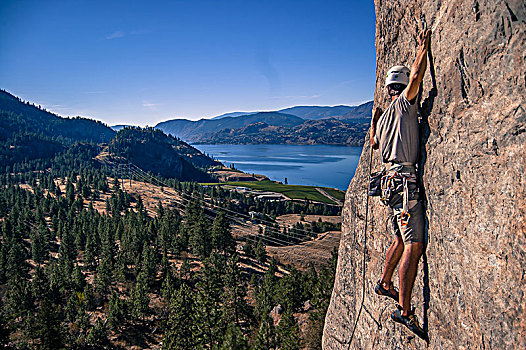 男青年,运动,攀登,悬挂,岩石上,脸,悬崖,省立公园,潘提顿,加拿大