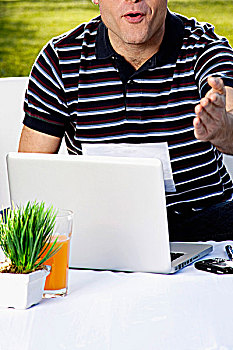 男人,手势,正面,笔记本电脑
