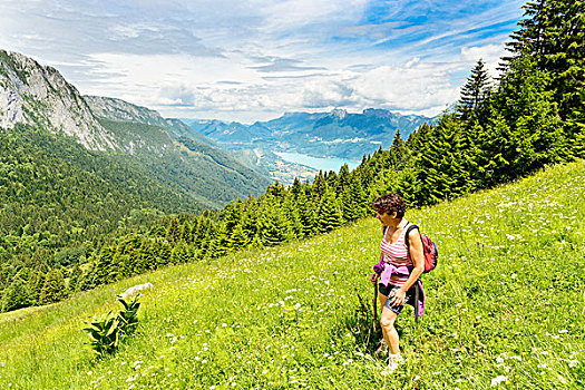 女人,远足,小路,法国阿尔卑斯山
