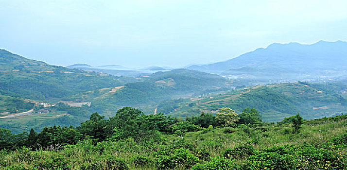 汉阴堰坪古梯田晨雾