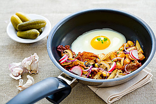早餐,炸土豆,煎鸡蛋