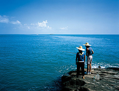 广西北海涠洲岛上渔民和北部湾海域
