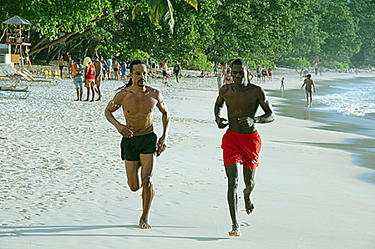 两个,男人,早晨,慢跑,海滩,马埃岛,塞舌尔,非洲
