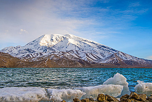新疆,雪山,蓝天,湖泊,冰块