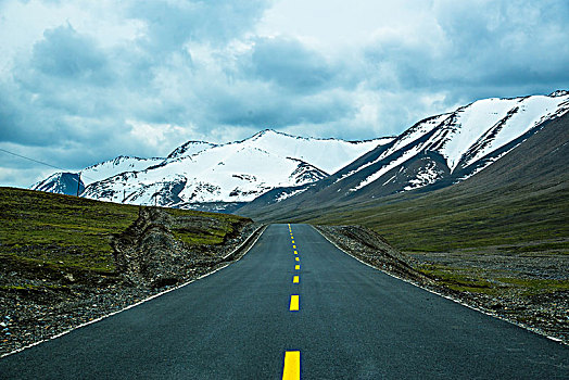 雪山草原公路