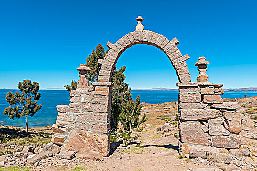拱道,塔齐利岛,提提卡卡湖,秘鲁,南美