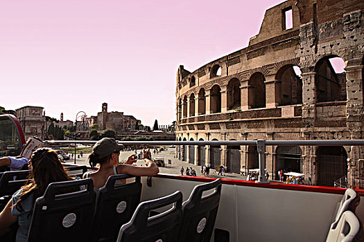 意大利,拉齐奥,罗马,罗马角斗场,游客,观光,旅游巴士