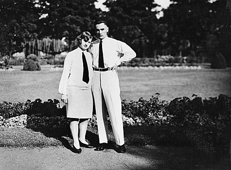 情侣,男人,女人,看,白衬衫,裙子,短裤,穿,领结,20世纪30年代,德国,欧洲