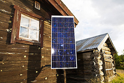 太阳能电池板,原木上,小屋