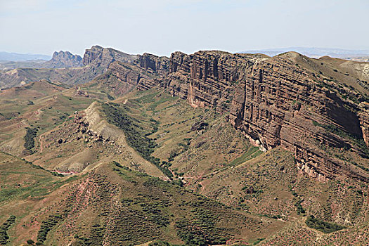 江山如画,天山红层