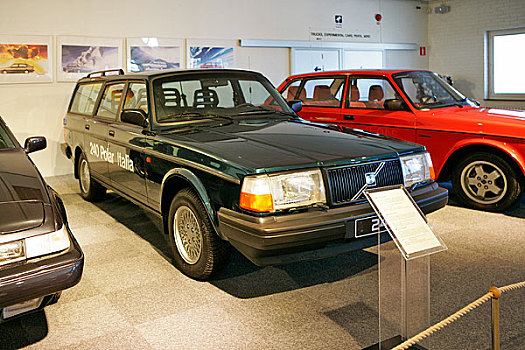 沃尔沃公司陈列室,1993年产的240型轿车