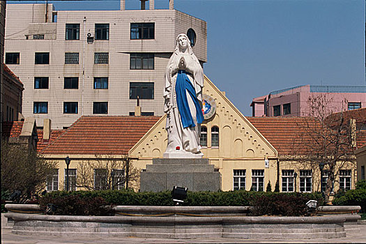 天主教堂内圣母像