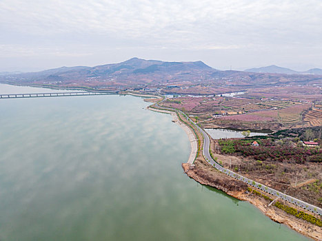 山东蒙阴云蒙湖春色