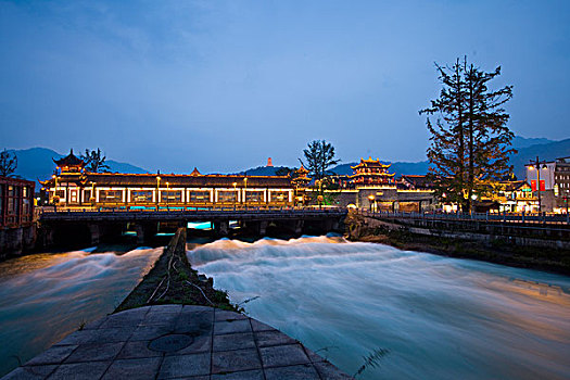 都江堰古城夜景