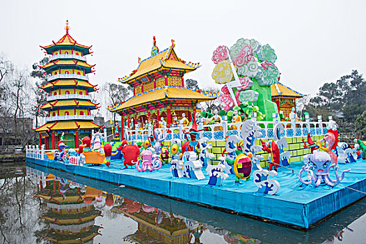 成都灯会金山寺,雷峰塔造型花灯