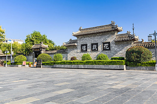 中国安徽省亳州花戏楼景区中式砖雕照壁