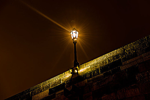 老,路灯,照亮,查理大桥,夜景,历史,中心,布拉格,波希米亚,捷克共和国,欧洲