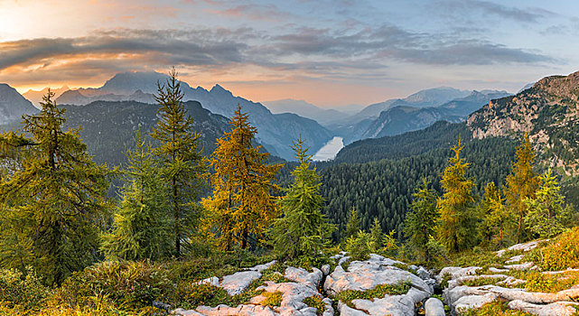山脉全景,风景,上方,左边,瓦茨曼山,右边,日落,国家公园,区域,上巴伐利亚,巴伐利亚,德国,欧洲