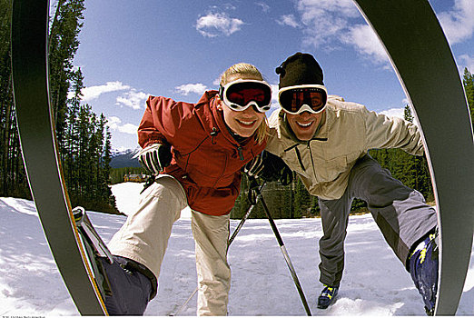 肖像,伴侣,戴着,滑雪,护目镜,路易斯湖,滑雪区,班芙,艾伯塔省,加拿大