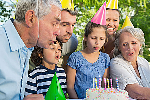 大家庭,派对帽,吹,生日蛋糕