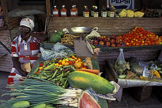 多巴哥岛,斯卡伯勒,市场一景,货摊