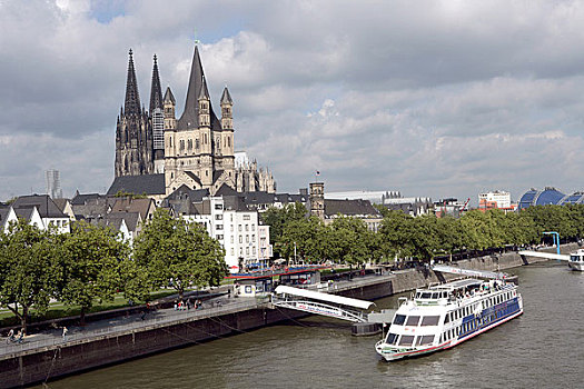 德国科隆大教堂和莱茵河风光