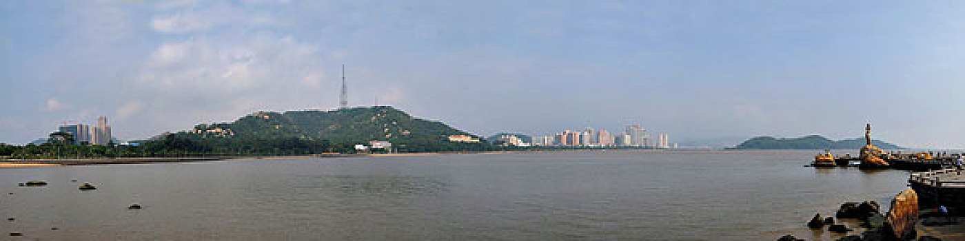 广东省珠海市情侣中路海滨,珠海渔女,雕塑像景区全景图