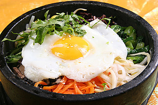 石锅拌饭图片