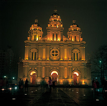 北京王府井大街上的教堂