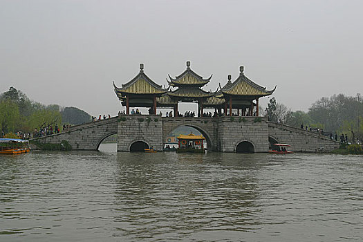 大运河扬州瘦西湖风光,春风瘦西湖---五亭桥