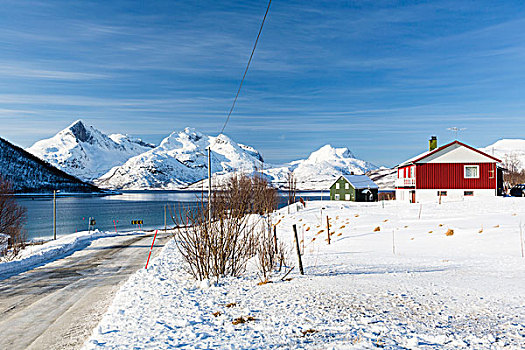 冬季风景,湾,雪冠,山,特罗姆瑟,特罗姆斯,挪威,斯堪的纳维亚