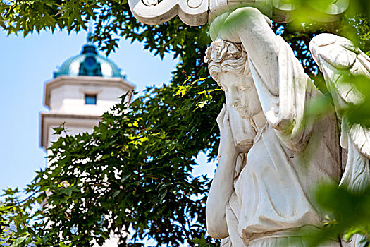 带翅膀的古希腊大天使石刻雕塑