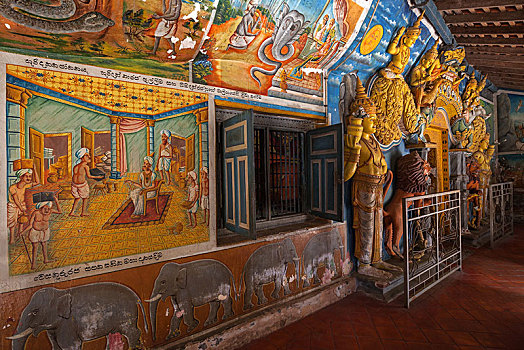 室内,石头,洞穴,庙宇,佛教,雕塑,壁画,中央省,斯里兰卡,亚洲