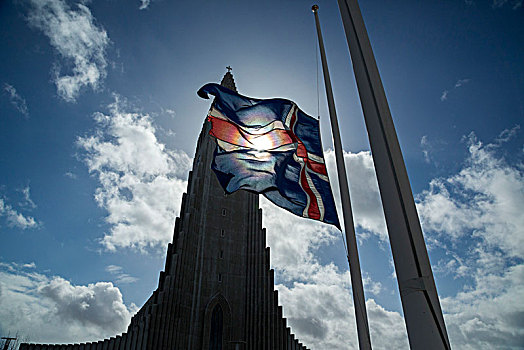 冰岛,雷克雅未克,逆光,冰岛国旗,教堂