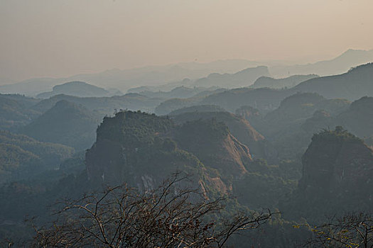 山,丹霞,太阳,蓝天,大气,山脉,驴友,旅行,地质公园,丹霞地貌,灌木,树,草,水潭,素材,平面设计