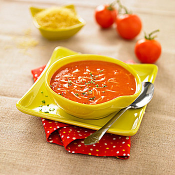西红柿,细面条,汤