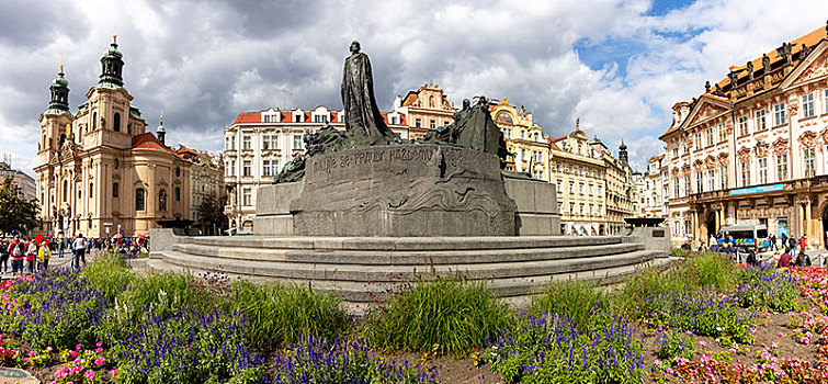 捷克布拉格瓦斯拉夫广场