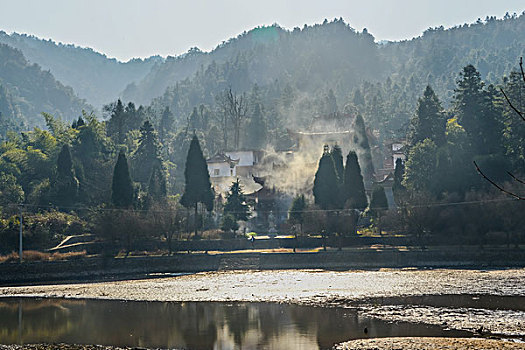 树,蓝,背景,池塘,倒影,烟,枯枝,寺庙,太阳,阳光,水,岸,淤泥,泥潭,村庄,山岗