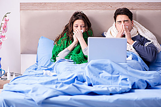 疾病,妻子,丈夫,床上,笔记本电脑