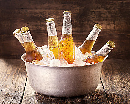 寒冷,瓶子,啤酒,桶,冰,木桌子